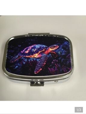 🆕️💊 🐢SEA TURTLE PORTABLE METAL PILL BOX ORGANIZER WITH MIRROR🐢💊